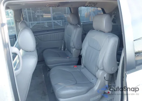 2008 Toyota Sienna Xle z USA, uszkodzony, nr VIN 5TDZK22C78S165735